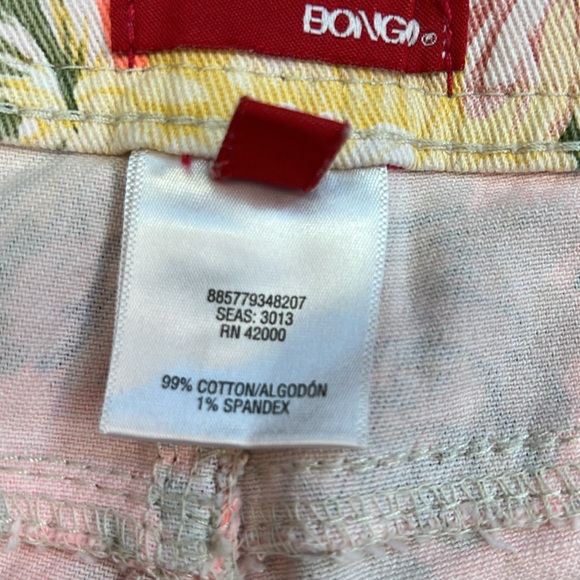 Bongo Coral Floral Print Distressed Jean Shorts Size 9. NWOT. Fringe hem. CUTE. - Picture 7 of 7